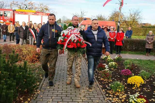 [FOTO] Żarów upamiętnił 105. rocznicę odzyskania niepodległości