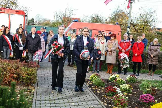 [FOTO] Żarów upamiętnił 105. rocznicę odzyskania niepodległości