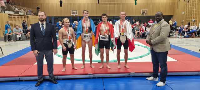[FOTO] Świdniczanin mistrzem europy kadetów w sumo. Do drugiego medalu zabrakło niewiele