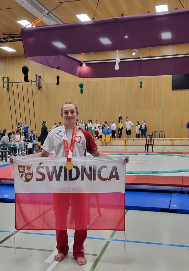 [FOTO] Świdniczanin mistrzem europy kadetów w sumo. Do drugiego medalu zabrakło niewiele