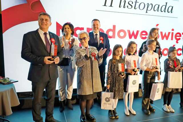 [FOTO] Zespoły i chóry zaśpiewały na XXV Festiwalu Pieśni Patriotycznych