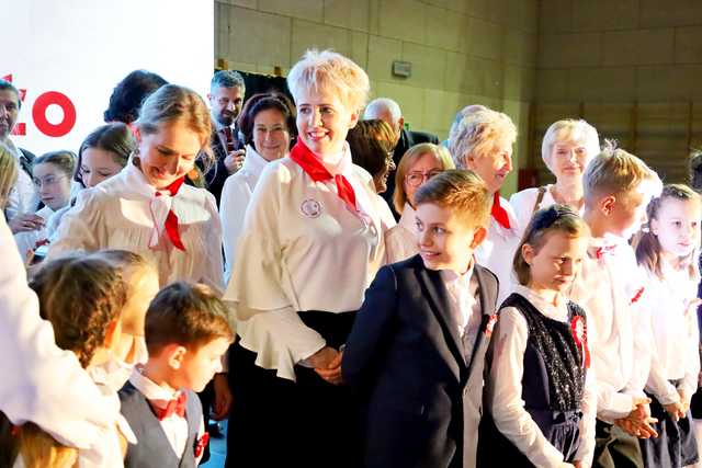 [FOTO] Zespoły i chóry zaśpiewały na XXV Festiwalu Pieśni Patriotycznych