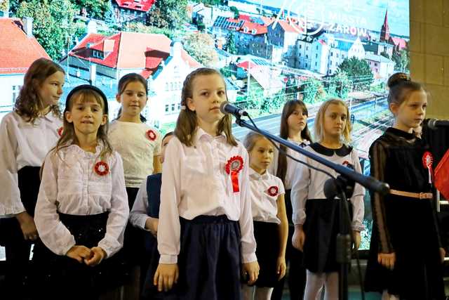 [FOTO] Zespoły i chóry zaśpiewały na XXV Festiwalu Pieśni Patriotycznych