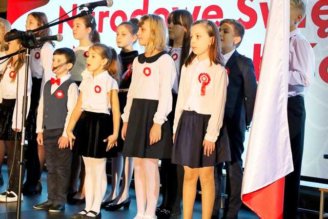 [FOTO] Zespoły i chóry zaśpiewały na XXV Festiwalu Pieśni Patriotycznych