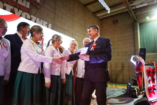 [FOTO] Zespoły i chóry zaśpiewały na XXV Festiwalu Pieśni Patriotycznych