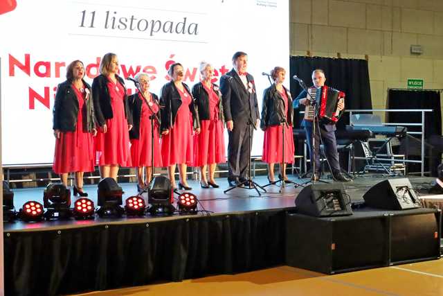 [FOTO] Zespoły i chóry zaśpiewały na XXV Festiwalu Pieśni Patriotycznych