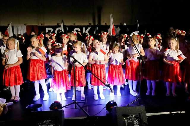 [FOTO] Wieczornica patriotyczna dla Niepodległej w Żarowie