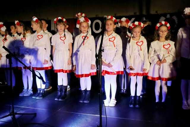 [FOTO] Wieczornica patriotyczna dla Niepodległej w Żarowie