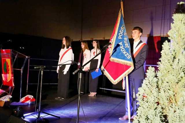 [FOTO] Wieczornica patriotyczna dla Niepodległej w Żarowie