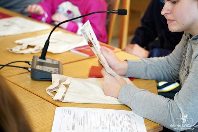[FOTO] Uczniowie Szkoły Specjalnej z wizytą w Urzędzie Gminy Świdnica