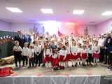 [FOTO] Występy w biało-czerwonych barwach podczas Wieczornicy Patriotycznej w Mrowinach