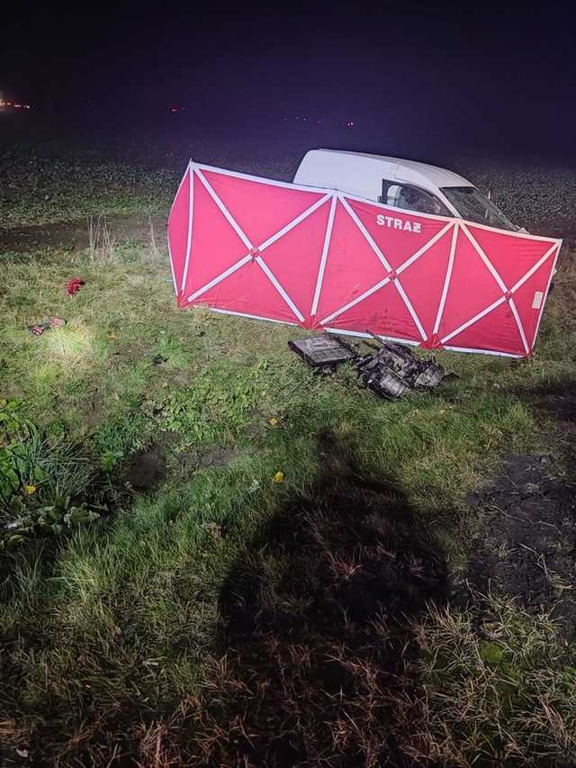 [FOTO] Zderzenie dwóch osobówek. Jedna osoba nie żyje, trzy w szpitalu