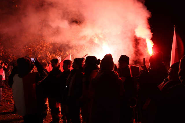 [FOTO] Pobiegli w sztafecie niepodległości
