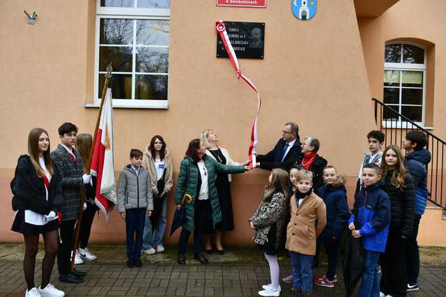 [FOTO] Świętowali Dzień Patrona w świebodzickiej podstawówce