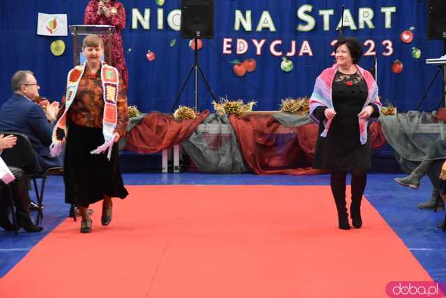 [DUŻO ZDJĘĆ] Powiew młodości, energii i optymizmu od tych najbardziej doświadczonych. Uroczysta gala na podsumowanie I edycji programu dla seniorów w Świebodzicach