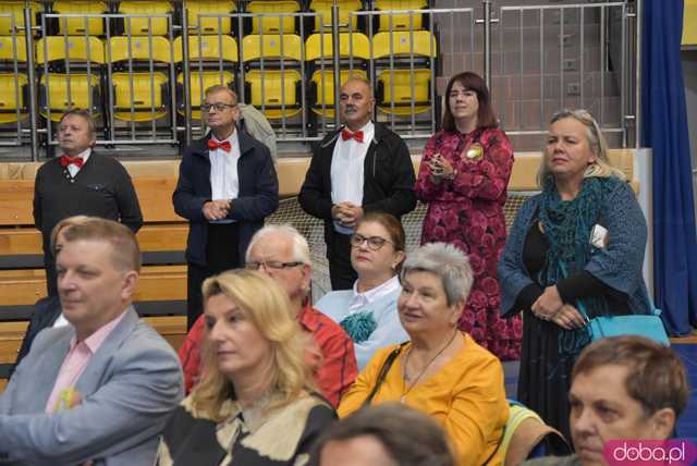 [DUŻO ZDJĘĆ] Powiew młodości, energii i optymizmu od tych najbardziej doświadczonych. Uroczysta gala na podsumowanie I edycji programu dla seniorów w Świebodzicach