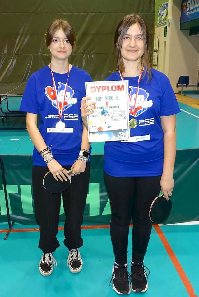 [FOTO] Zawodnicy z klas 7-8 szkół podstawowych rywalizowali w turnieju tenisa stołowego