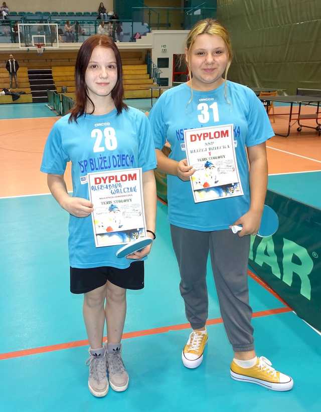 [FOTO] Zawodnicy z klas 7-8 szkół podstawowych rywalizowali w turnieju tenisa stołowego