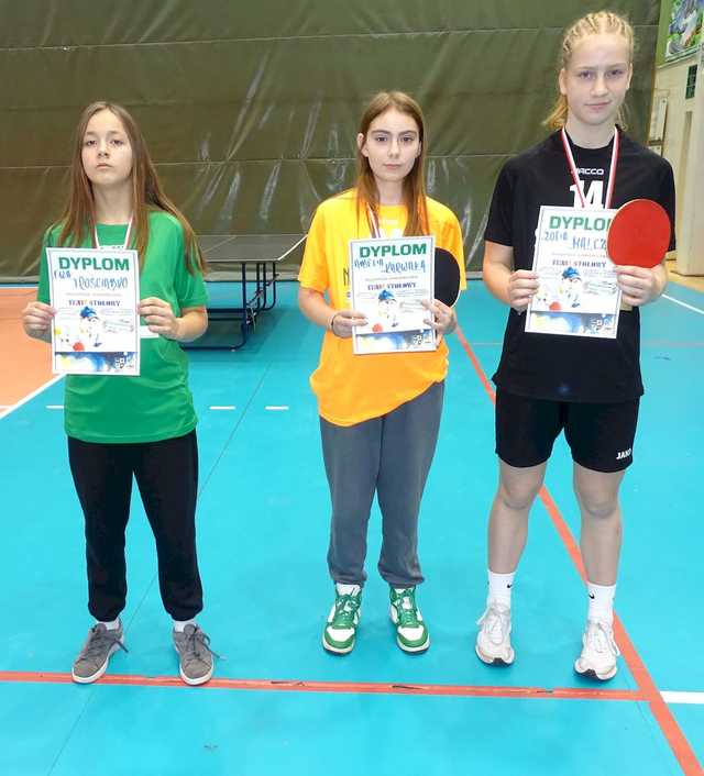 [FOTO] Zawodnicy z klas 5-6 szkół podstawowych rywalizowali w turnieju tenisa stołowego