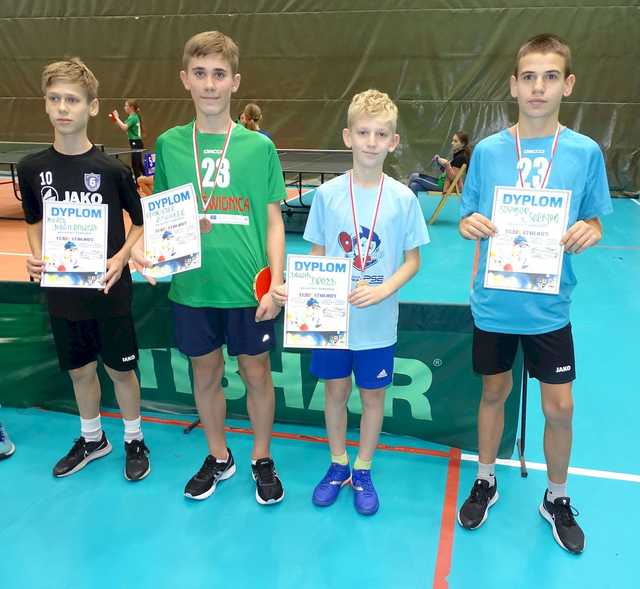 [FOTO] Zawodnicy z klas 5-6 szkół podstawowych rywalizowali w turnieju tenisa stołowego