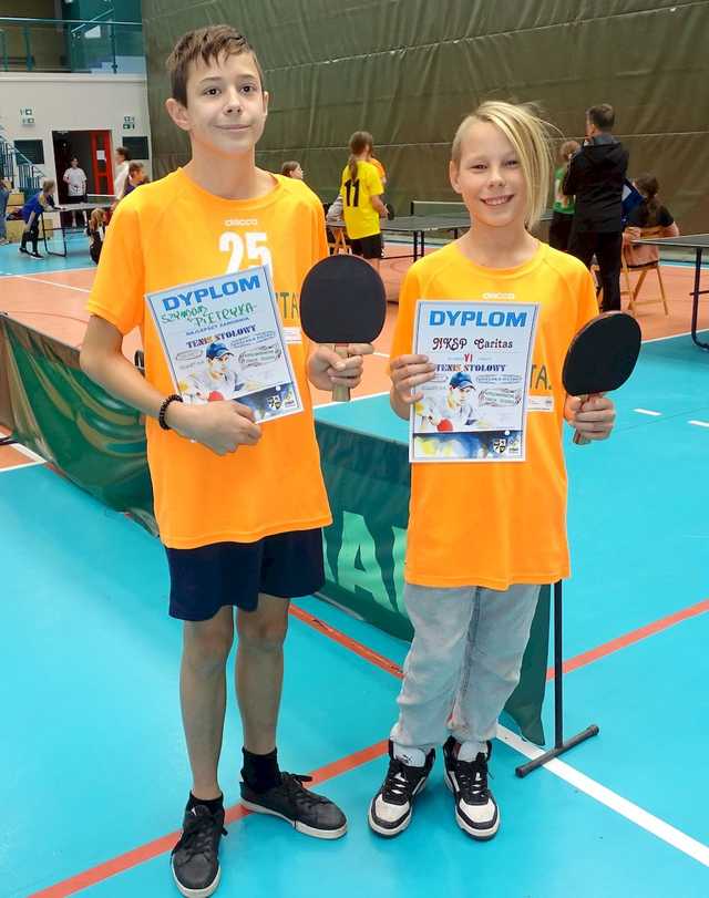 [FOTO] Zawodnicy z klas 5-6 szkół podstawowych rywalizowali w turnieju tenisa stołowego