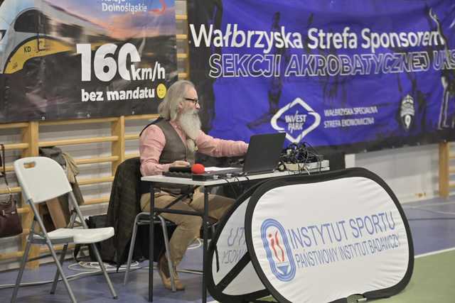 [FOTO] Młodzi akrobaci rywalizowali w Strzegomiu