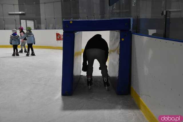[WIDEO, FOTO] Trenowali z medalistką olimpijską. Ślizgawki z Natalią Czerwonką na świdnickim lodowisku