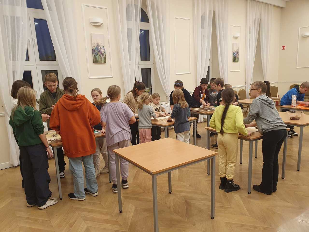 [FOTO] Dzieci z gminy Dobromierz udekorowały pierniki 