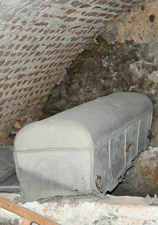 [FOTO] Odrestaurowano zabytkowy sarkofag Heleny von Gellhorn z rodziny Hochbergów