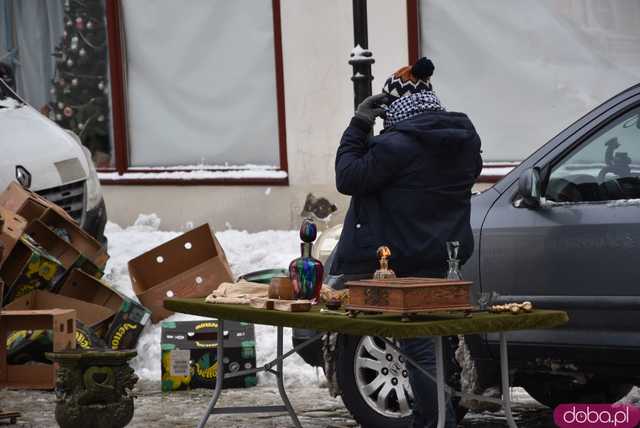 [FOTO] Grudniowa Giełda Staroci w zimowej scenerii