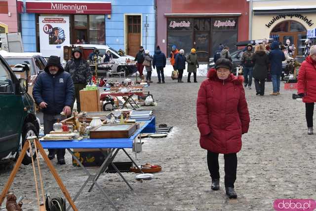 [FOTO] Grudniowa Giełda Staroci w zimowej scenerii