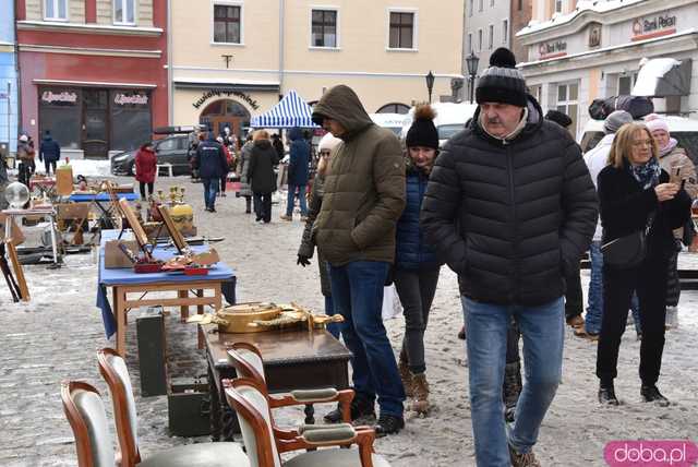 [FOTO] Grudniowa Giełda Staroci w zimowej scenerii