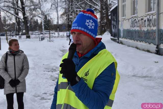 [FOTO] Pobiegli zaśnieżonymi alejkami Parku Centralnego. Finał Świdnickich Biegów Parkowych