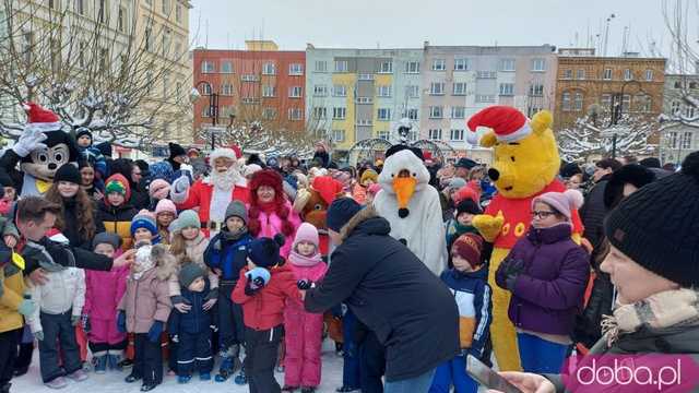 [FOTO] Młodzi strzegomianie spotkali świętego Mikołaja