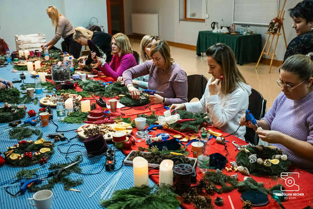 [FOTO] Świąteczne warsztaty w Gminnym Centrum Kultury i Sportu w Żarowie 