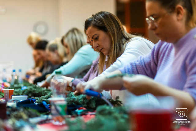 [FOTO] Świąteczne warsztaty w Gminnym Centrum Kultury i Sportu w Żarowie 
