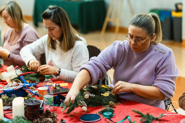 [FOTO] Świąteczne warsztaty w Gminnym Centrum Kultury i Sportu w Żarowie 