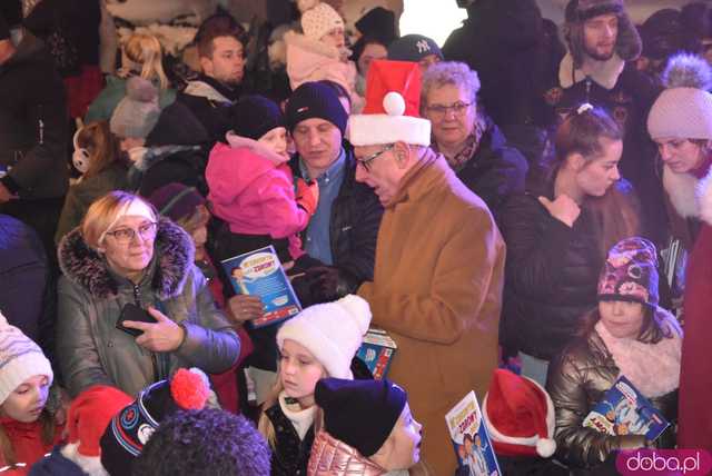 [WIDEO, FOTO] Ależ zabawa! Najmłodsi strzegomianie obdarowani prezentami przez świętego Mikołaja