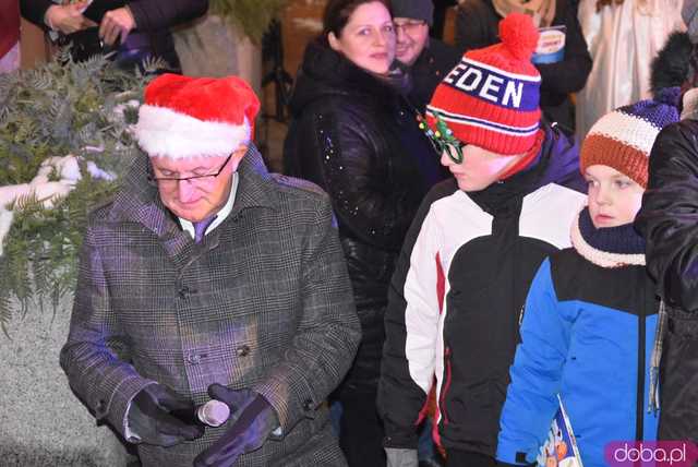 [WIDEO, FOTO] Ależ zabawa! Najmłodsi strzegomianie obdarowani prezentami przez świętego Mikołaja