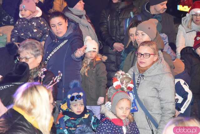 [WIDEO, FOTO] Ależ zabawa! Najmłodsi strzegomianie obdarowani prezentami przez świętego Mikołaja