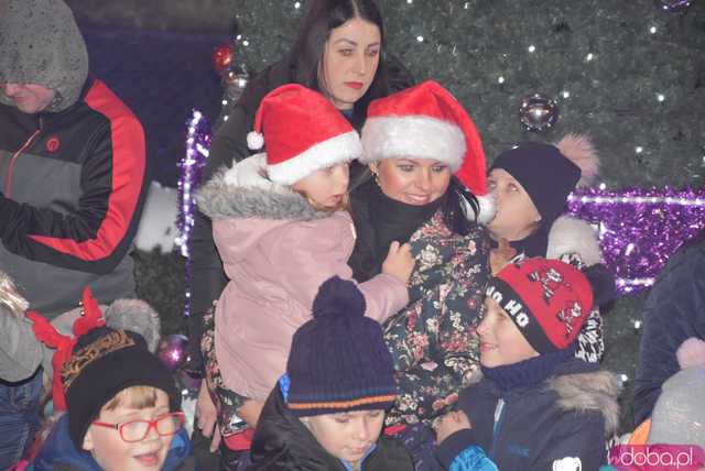 [WIDEO, FOTO] Ależ zabawa! Najmłodsi strzegomianie obdarowani prezentami przez świętego Mikołaja