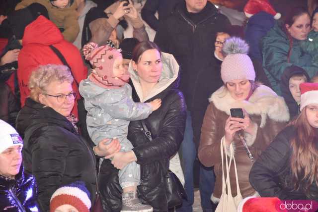 [WIDEO, FOTO] Ależ zabawa! Najmłodsi strzegomianie obdarowani prezentami przez świętego Mikołaja