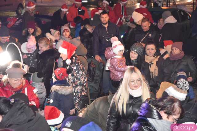 [WIDEO, FOTO] Ależ zabawa! Najmłodsi strzegomianie obdarowani prezentami przez świętego Mikołaja