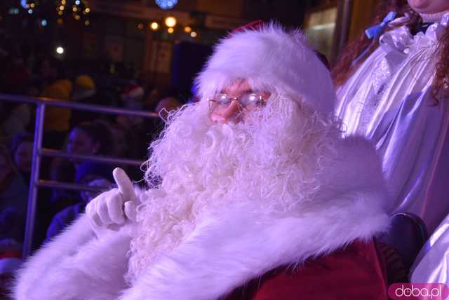 [WIDEO, FOTO] Ależ zabawa! Najmłodsi strzegomianie obdarowani prezentami przez świętego Mikołaja