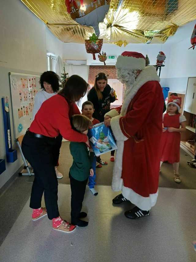 [FOTO] Mikołaj odwiedził świebodzickie przedszkola