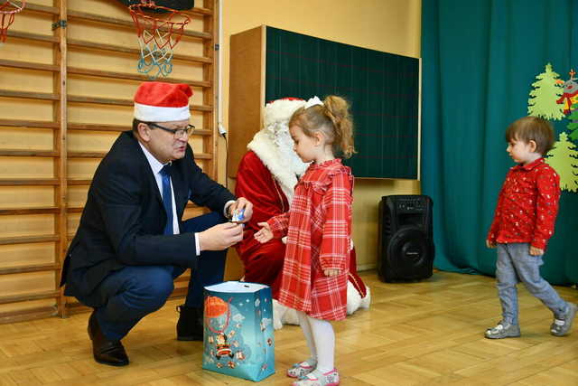 [FOTO] Mikołaj odwiedził świebodzickie przedszkola