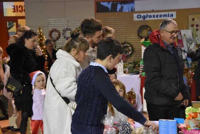 [FOTO] Ale tłumy! Magia świąt podczas Miasteczka św. Mikołaja w Żarowie