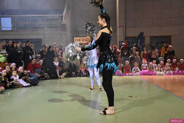 [FOTO] Ale tłumy! Magia świąt podczas Miasteczka św. Mikołaja w Żarowie