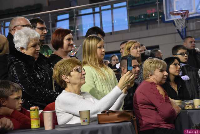 [FOTO] Ale tłumy! Magia świąt podczas Miasteczka św. Mikołaja w Żarowie