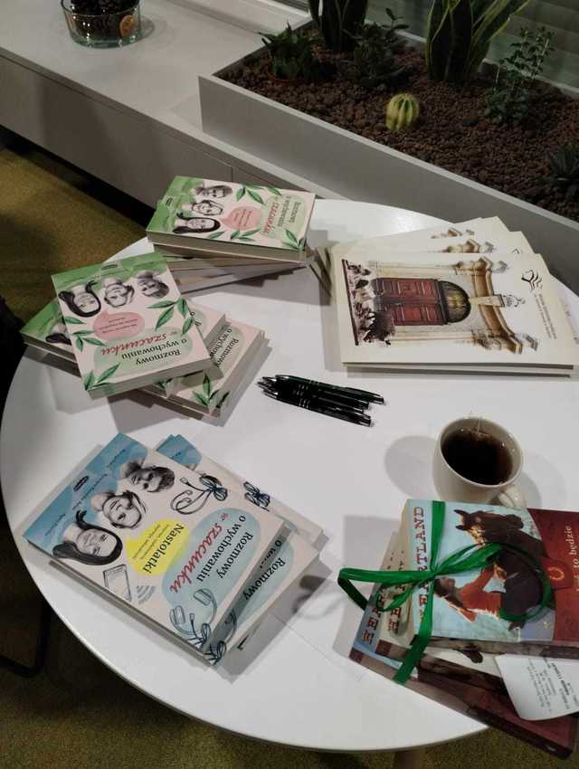 [FOTO] Spotkanie z autorkami książek Rozmowy o wychowaniu w szacunku w świdnickiej bibliotece